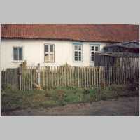 089-1044 Ehemaliges Insthaus in Sanditten im Jahre 2002.jpg